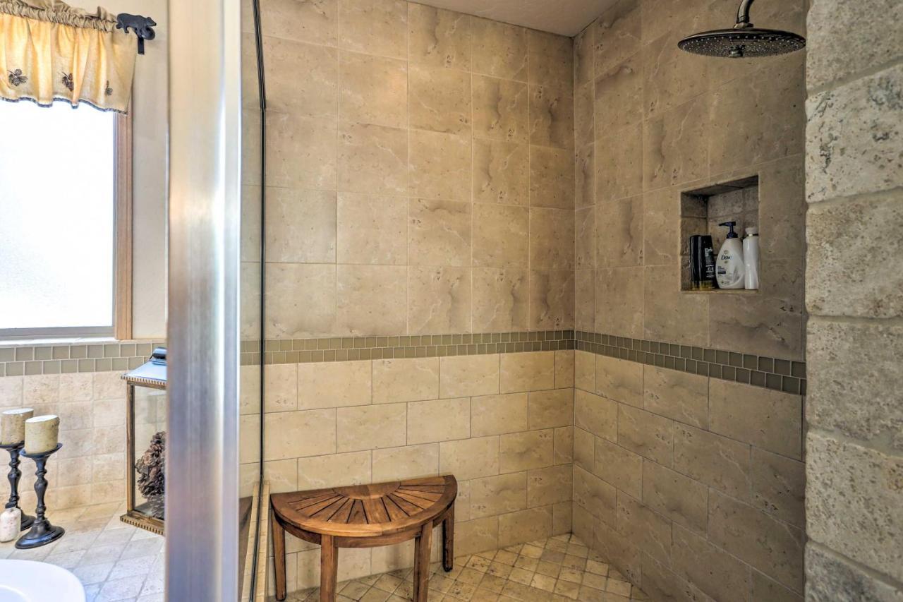 Villa Expansive Cabin With Hot Tub And Walk To Ski Lift! Big Bear Lake Exterior foto